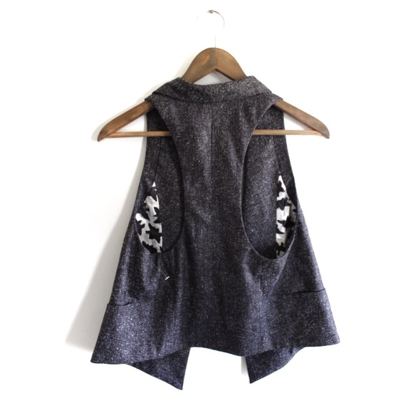 CAbi Grey Open Vest Top Small - Picture 5 of 6